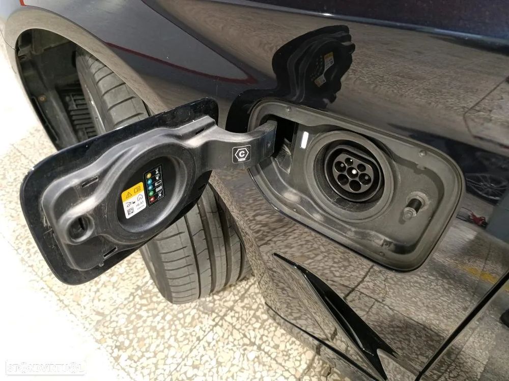 BMW 530 e Pack Desportivo M - 11