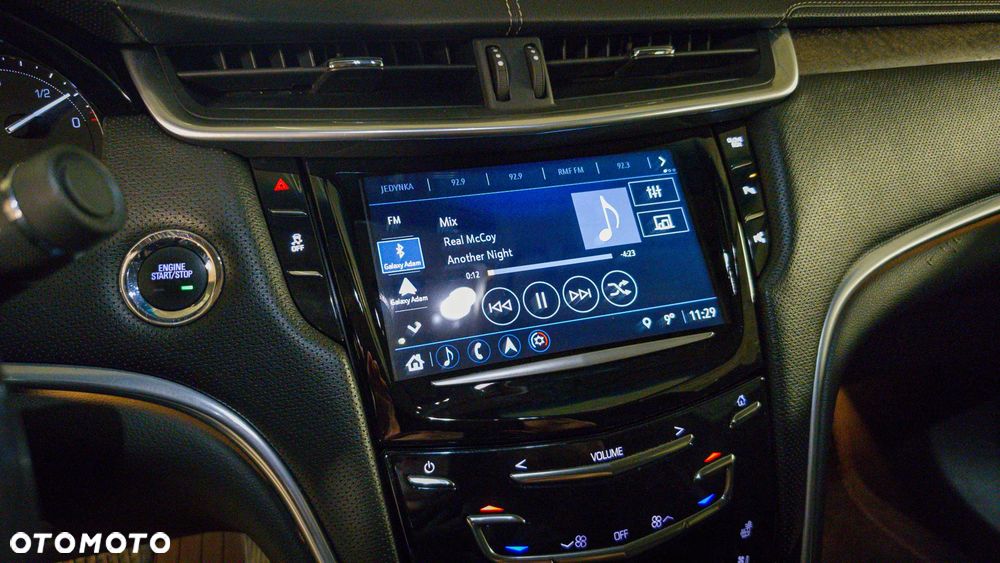Cadillac XTS - 15