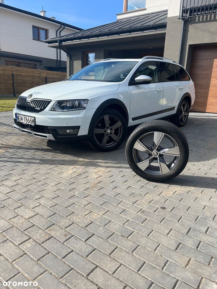 Skoda Octavia 2.0 TDI 4x4 DSG Scout - 23