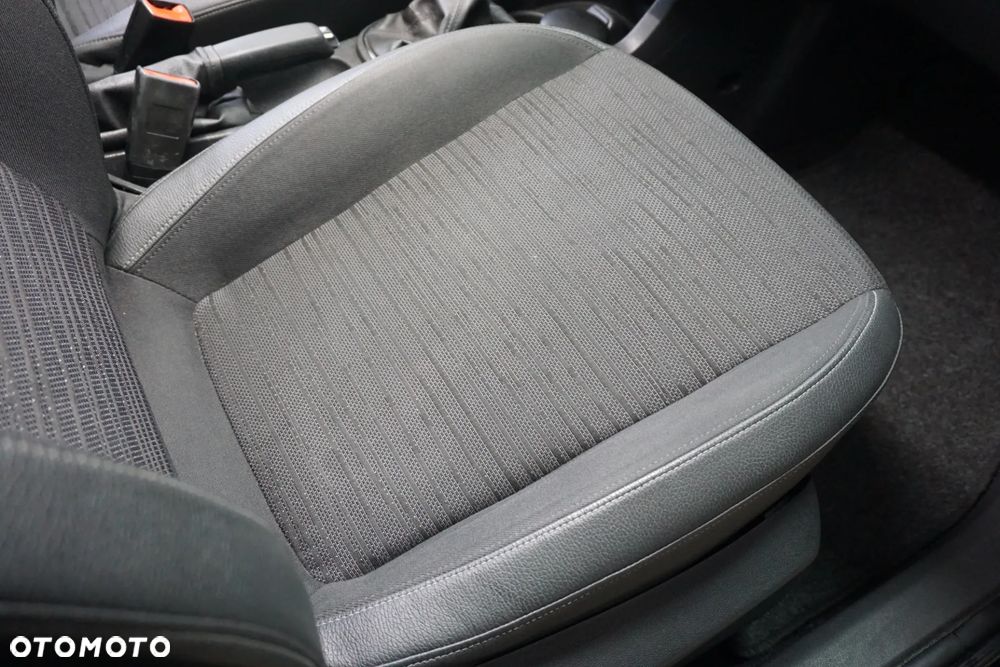 Opel Corsa 1.2 16V Cosmo - 24