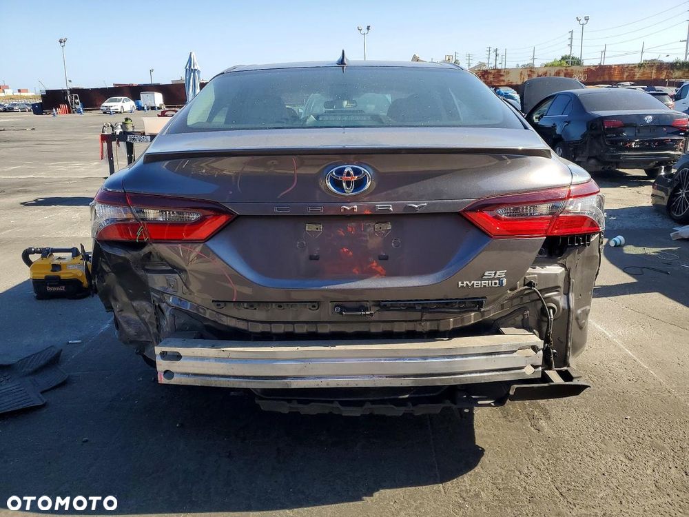 Toyota Camry - 7