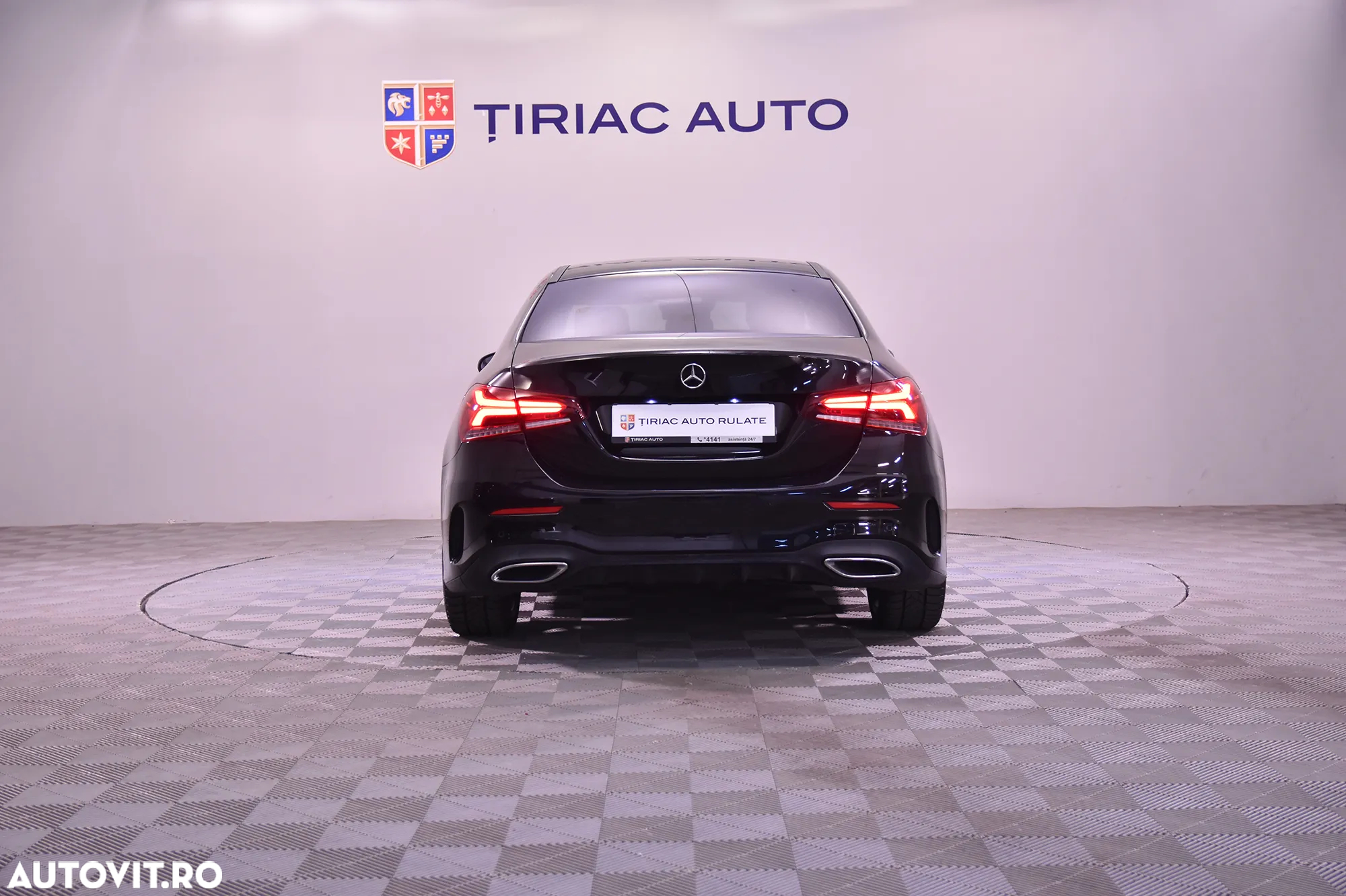Mercedes-Benz A 250 4Matic 7G-DCT AMG Line - 4