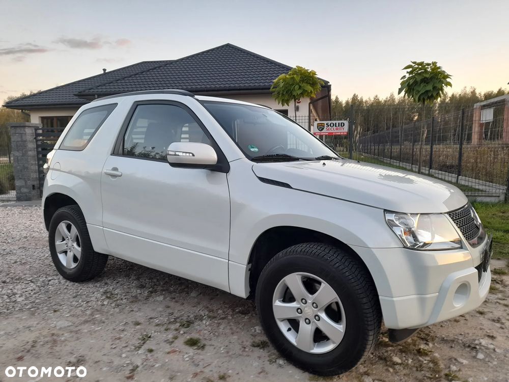 Suzuki Grand Vitara 1.6 Black&White - 1