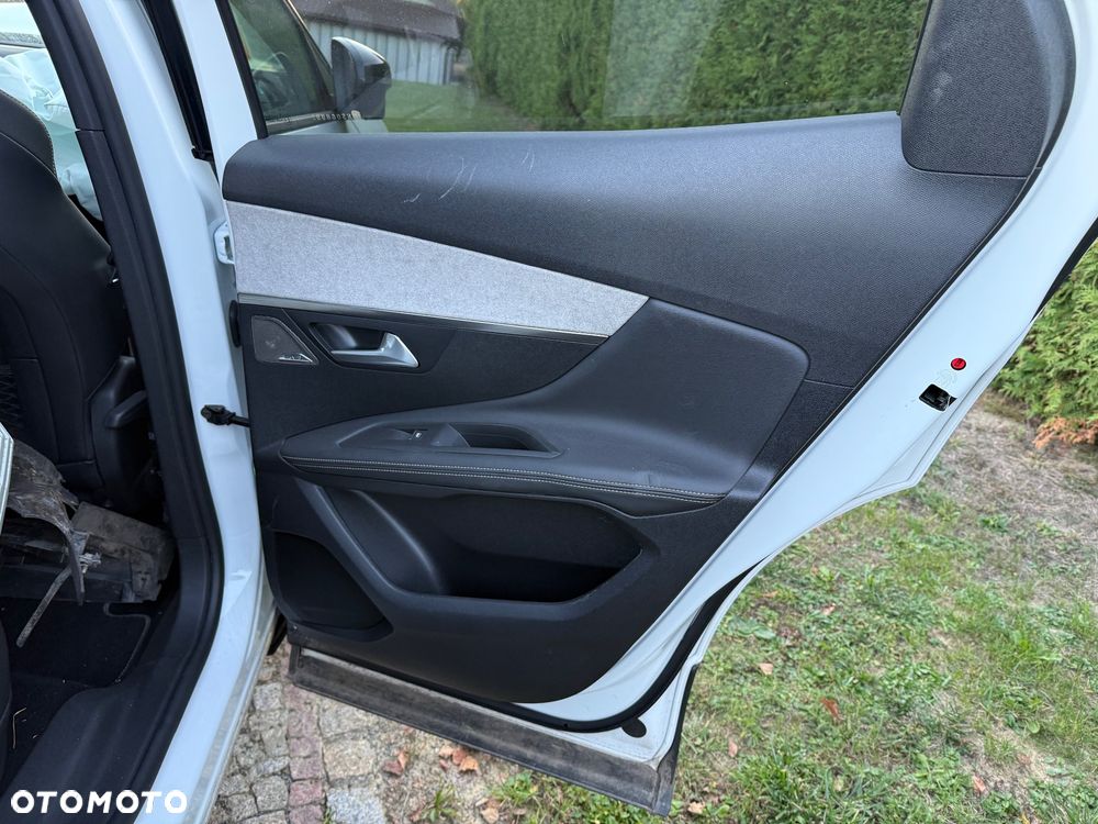 Peugeot 3008 1.6 PureTech Hybrid PHEV Active Pack S&S EAT8 - 16