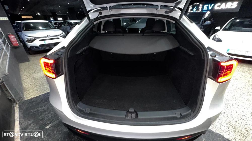 Tesla Model Y Long Range Dual Motor AWD - 10