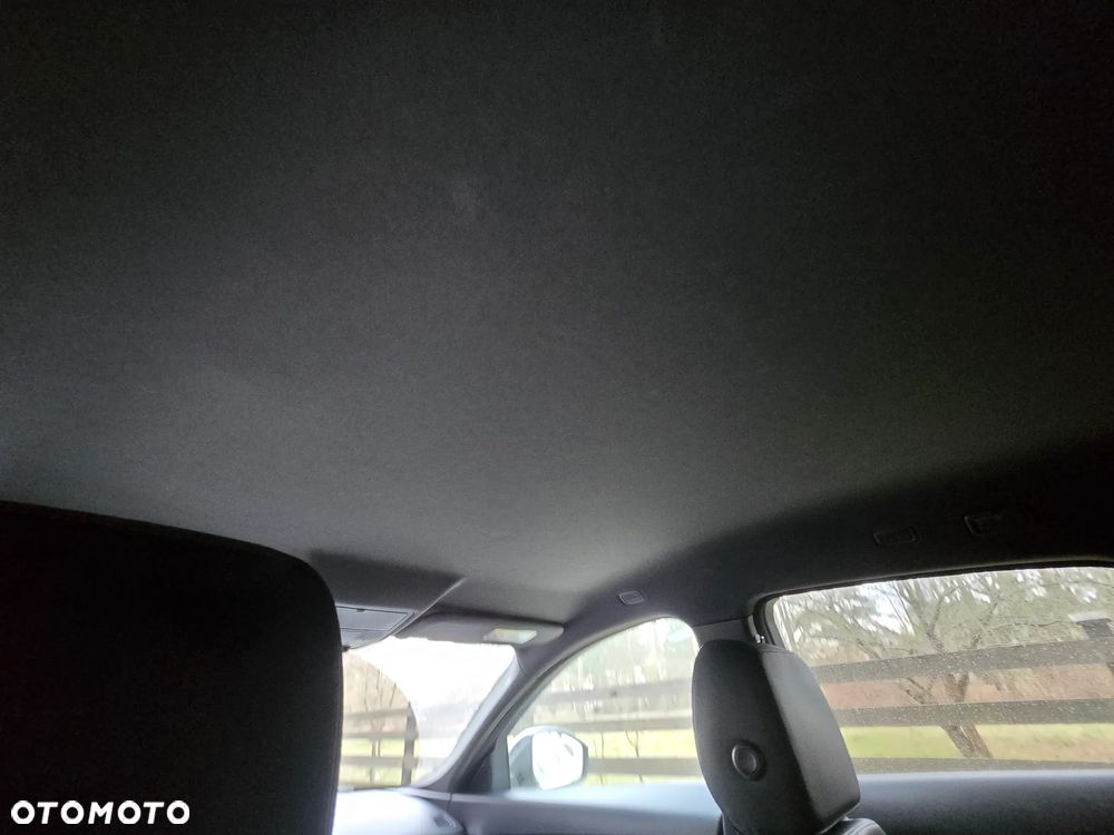 Jaguar E-Pace P250 AWD R-Dynamic - 24