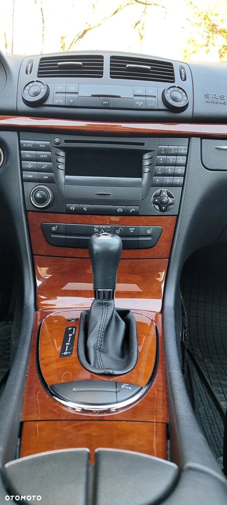 Mercedes-Benz Klasa E 200 Kompressor Automatik Classic - 16