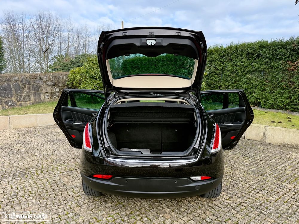 Lancia Delta 1.6 M-Jet Platino Com 57X - 27