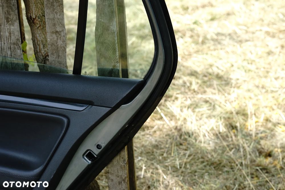 Drzwi tył tylne prawe VW Golf V 5d HB LA7T - 14