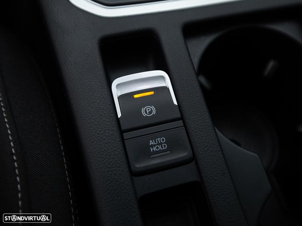 VW Passat Variant - 22
