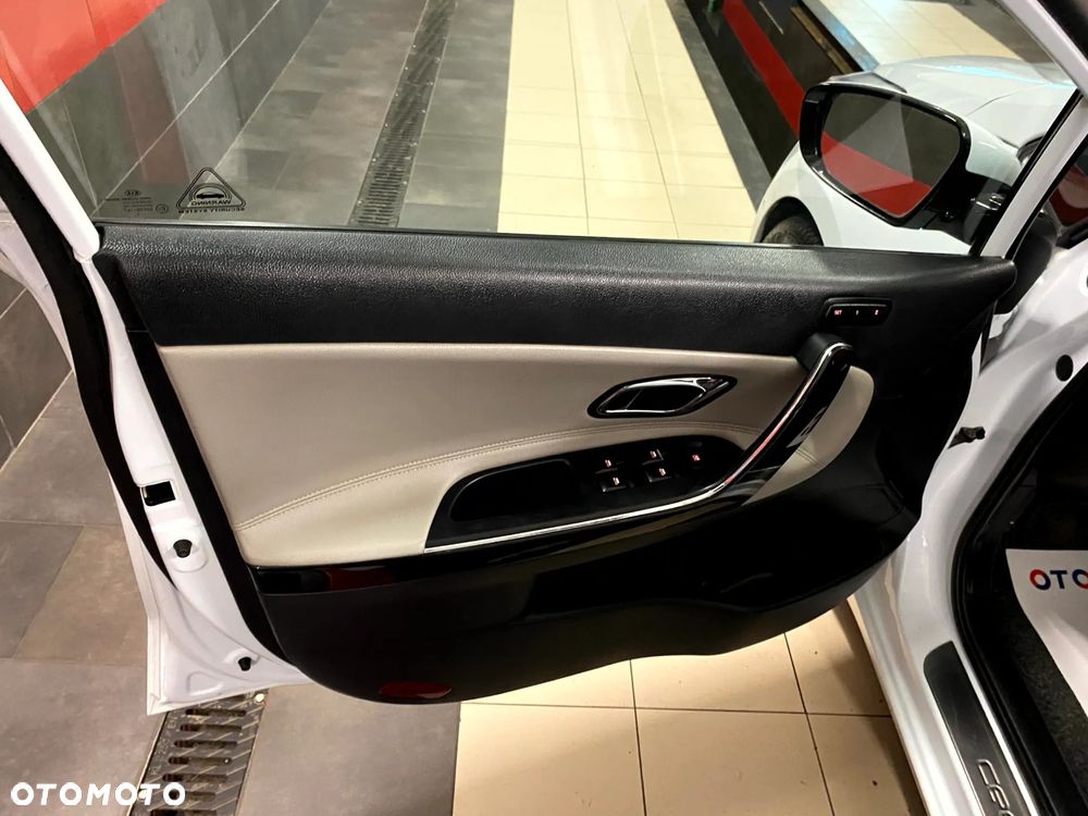 Kia Ceed 1.6 GDI Platinum Edition - 15