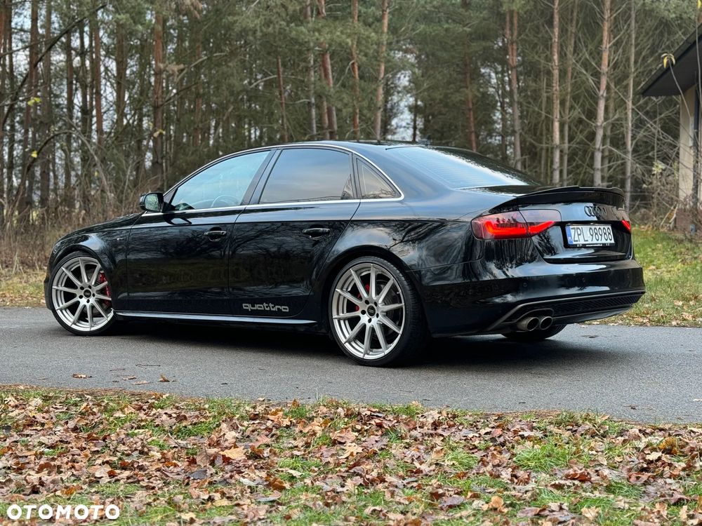 Audi A4 Limousine - 12