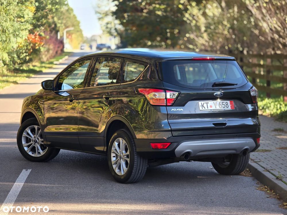 Ford Kuga 1.6 EcoBoost 2x4 Titanium - 3