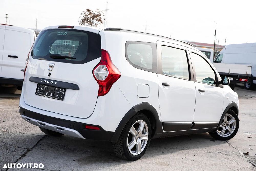 Dacia Lodgy dCi 110 Stepway Celebration - 9