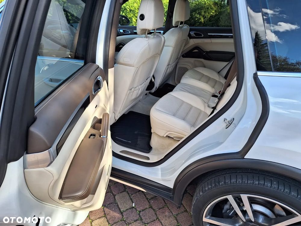 Porsche Cayenne - 15