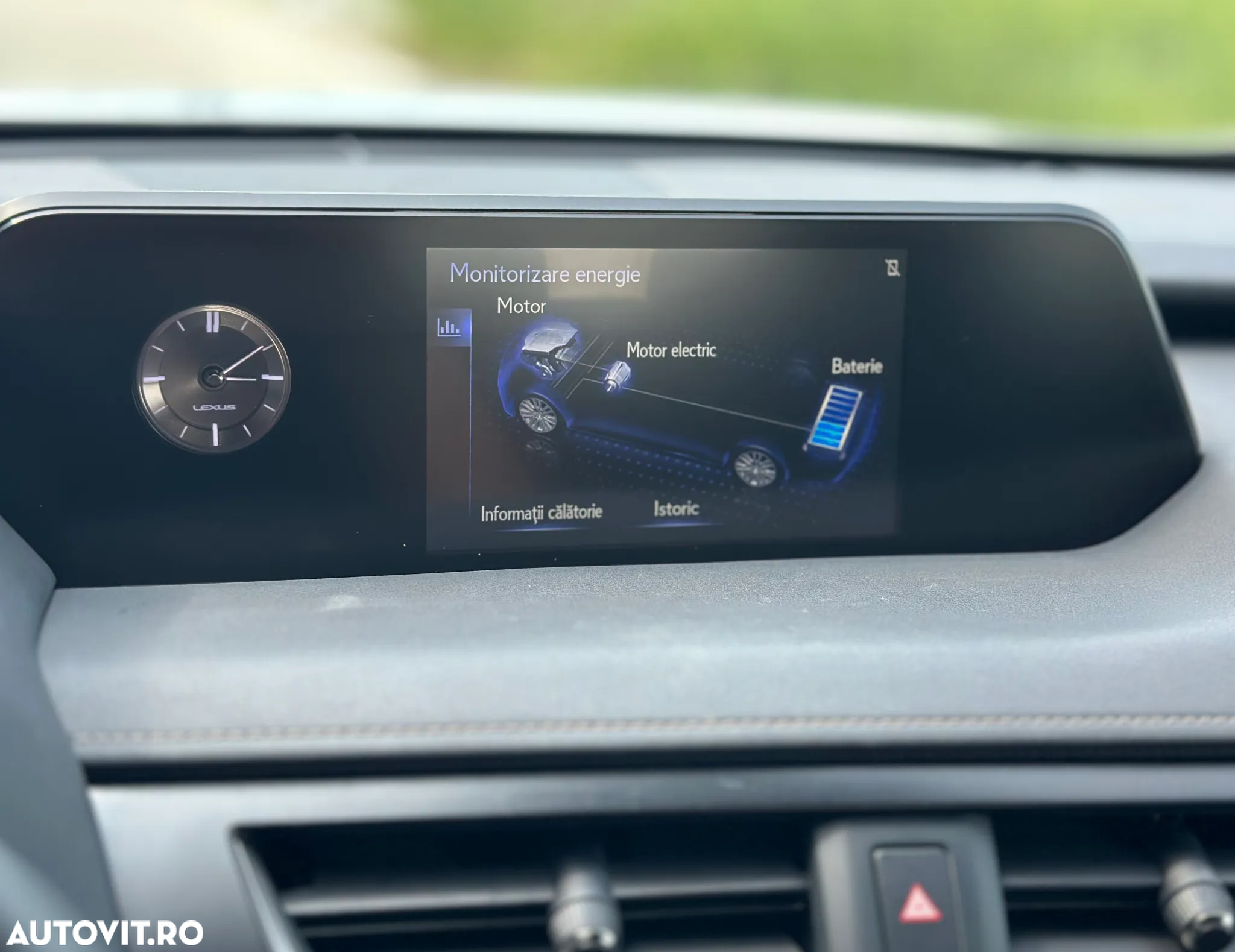 Lexus UX 250h FWD Business - 24