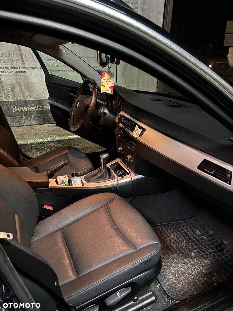 BMW Seria 3 ver-318d - 7