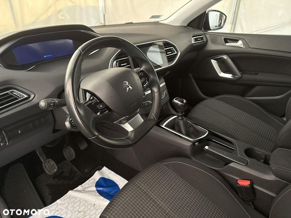Peugeot 308 - 13