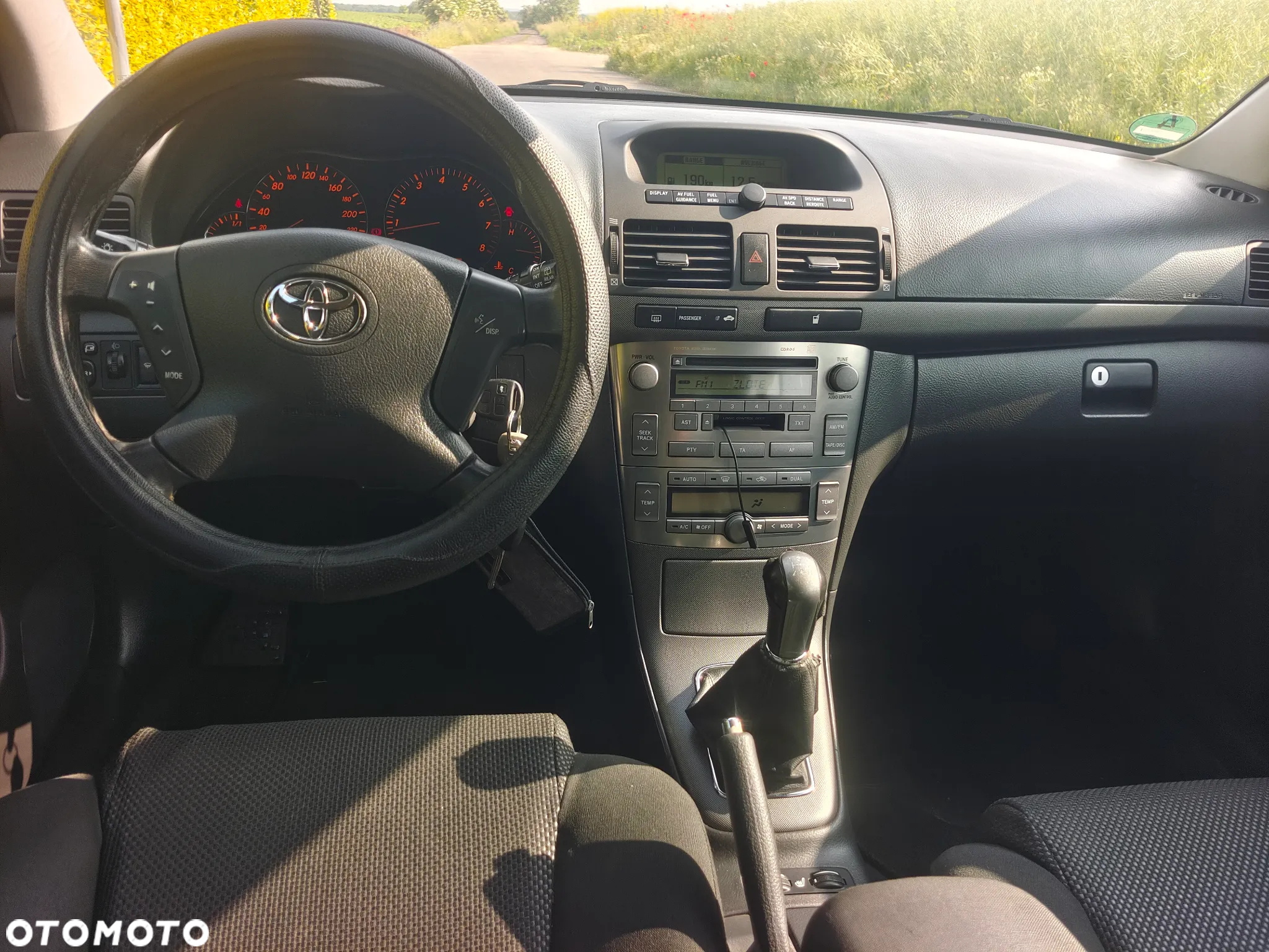 Toyota Avensis 1.8 VVT-i Combi Sol - 9