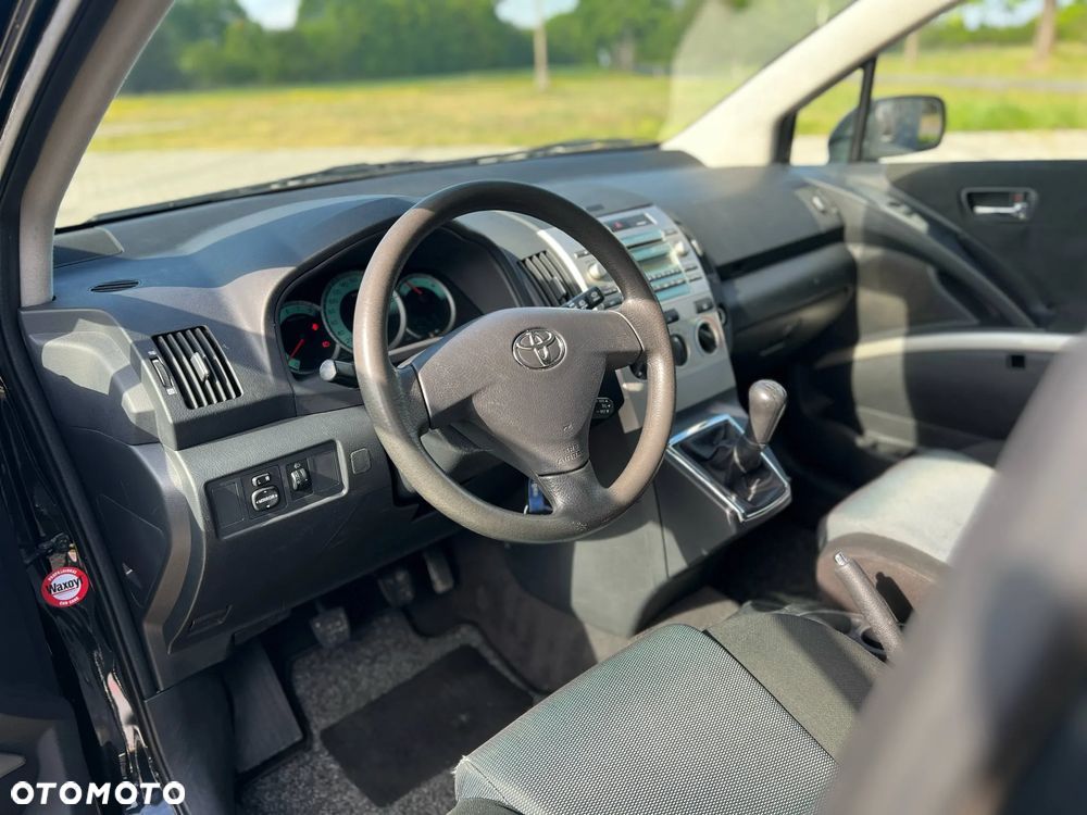 Toyota Corolla Verso 1.6 Premium + - 6