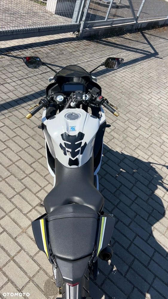 Yamaha YZF - 11