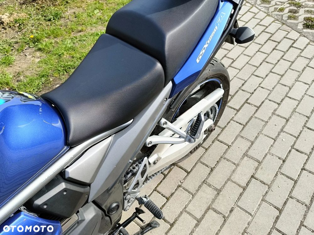 Suzuki GSX - 15