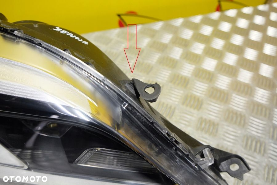 TOYOTA SIENNA 2015- REFLEKTOR LAMPA XENON Z LED PRAWA USA - 8