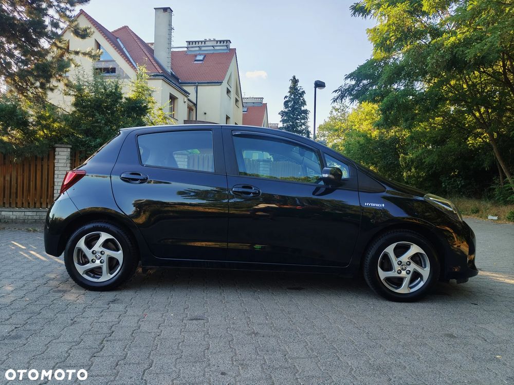 Toyota Yaris 1.5 VVT-i Comfort mit Design Paket - 33