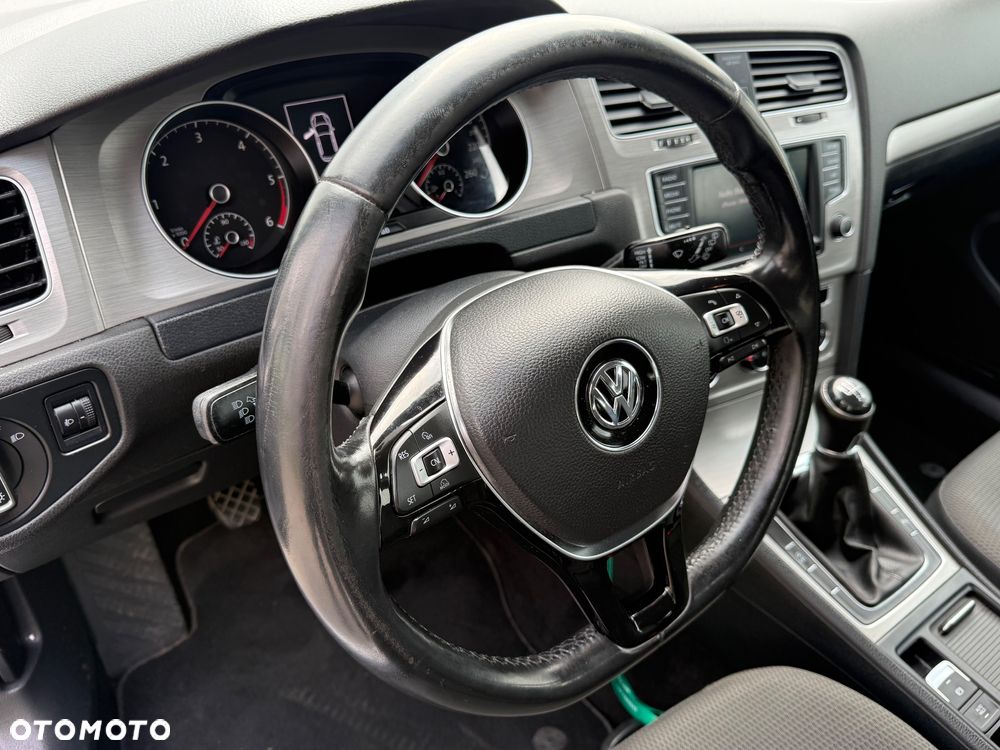 Volkswagen Golf 1.6 TDI BlueMotion Comfortline - 11