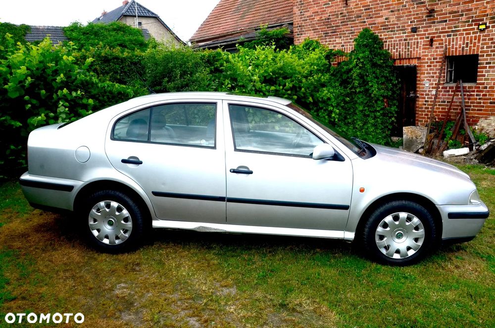 Skoda Octavia 1.6 GLX - 5