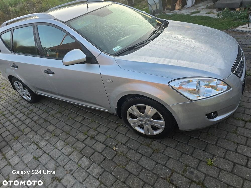 Kia Ceed 2.0 crdi Comfort + - 4