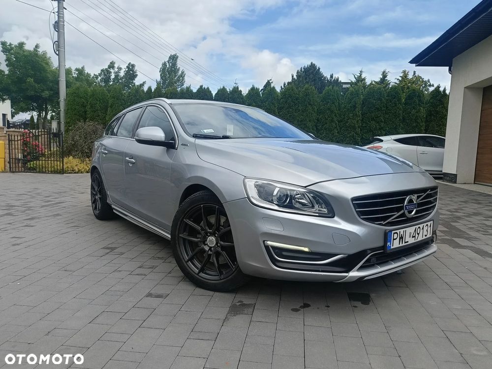Volvo V60 D6 AWD Plug-in Hybrid Summum - 2