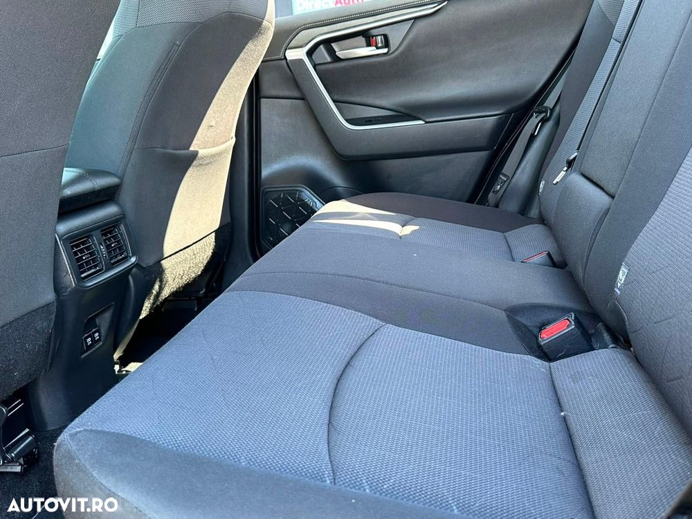 Toyota RAV4 - 9