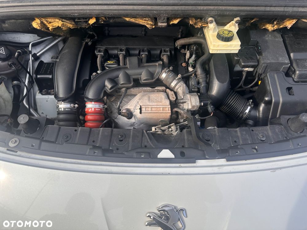 Peugeot 3008 1.6 THP Allure - 21