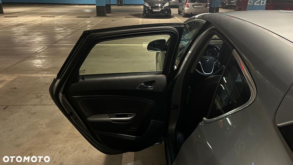 Opel Astra 1.4 T Executive - 21