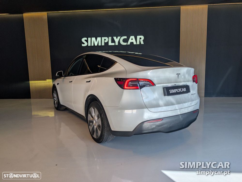 Tesla Model Y 2023 photo 4