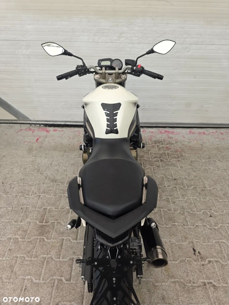 Yamaha XJ - 29