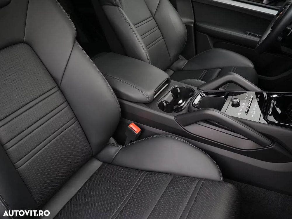 Porsche Cayenne Coupe E-Hybrid - 25