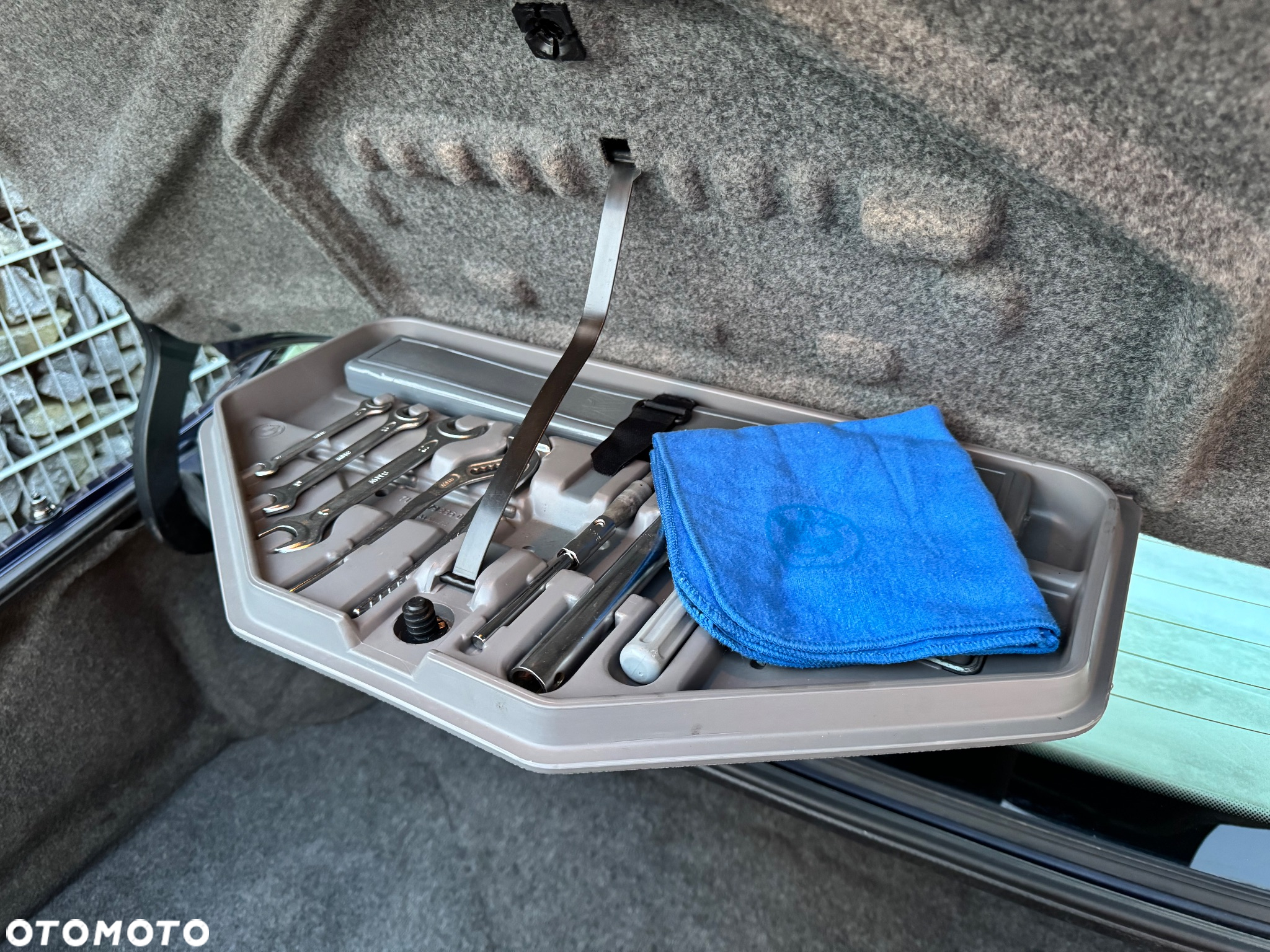 BMW Seria 7 735i - 40