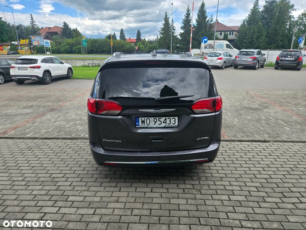 Chrysler Pacifica - 6