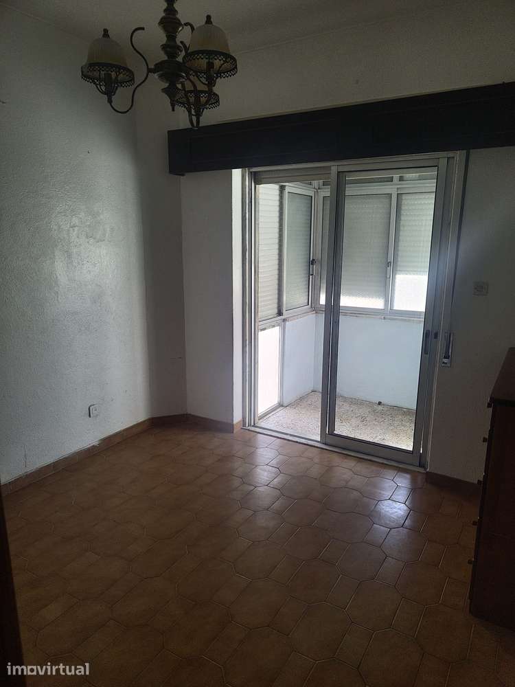 Apartamento T2 com varanda em Odivelas - Grande imagem: 2/12