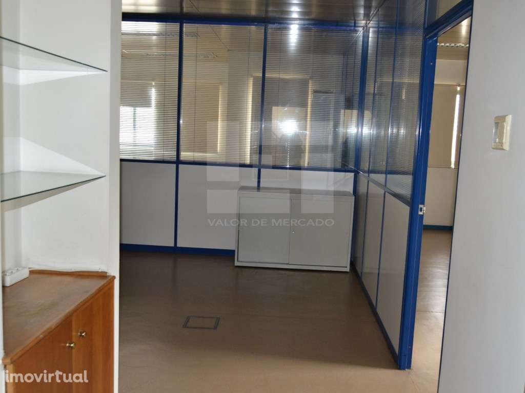 Escritório inserido em Centro Empresarial em Miraflores- Algés (ARR... - Grande imagem: 3/11