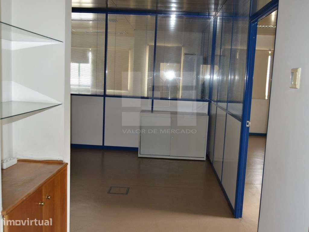 Escritório inserido em Centro Empresarial em Miraflores- Algés (ARR... - Grande imagem: 3/11