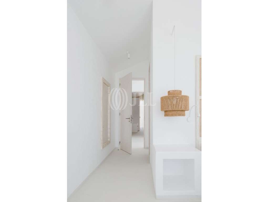 Moradia T3+1 com terraço privado na Fuseta, Faro. - Grande imagem: 2/51