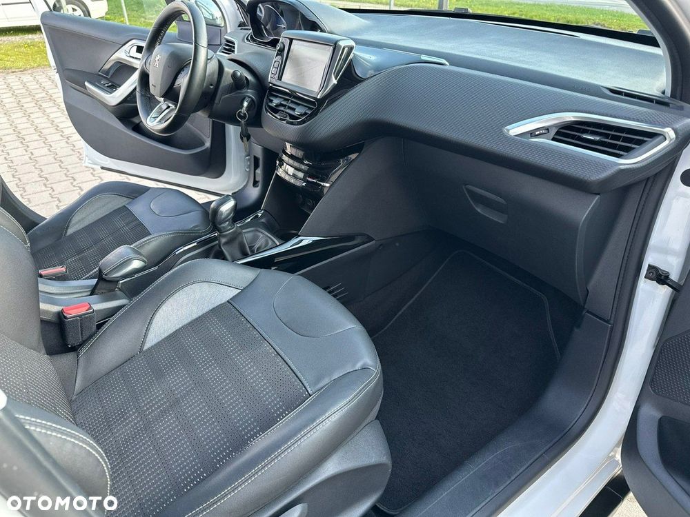 Peugeot 2008 - 8