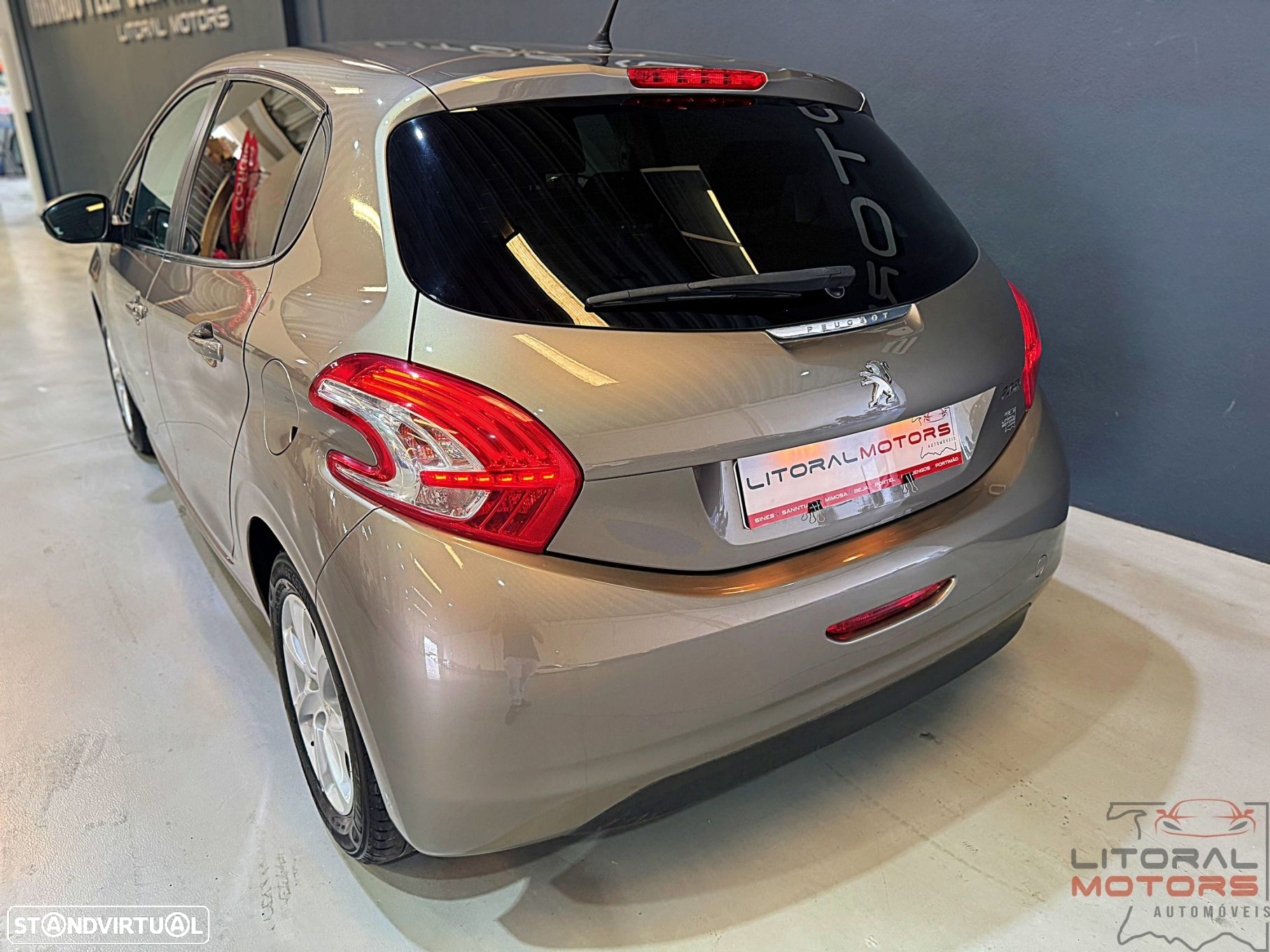 Peugeot 208 1.2 VTi SE Style - 9