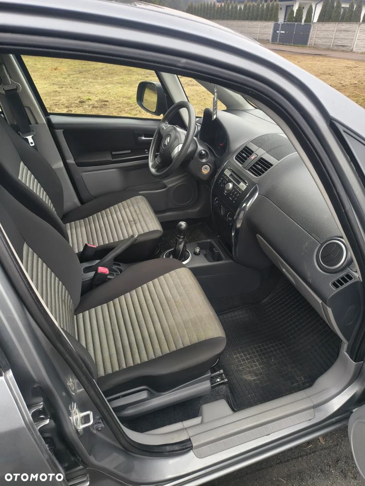 Suzuki SX4 1.5 Comfort - 10