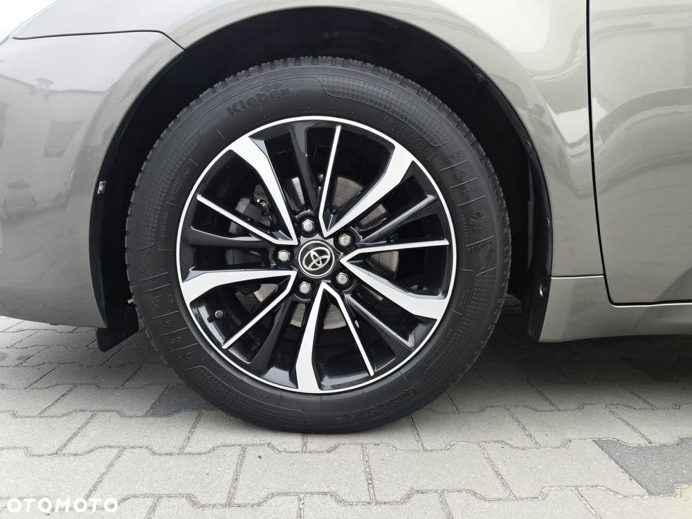 Toyota Avensis 2.0 Premium MS - 16