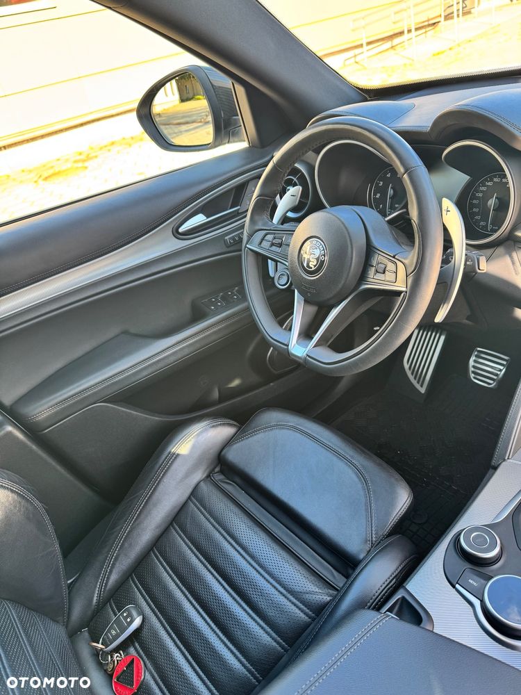 Alfa Romeo Stelvio 2.0 Turbo TI Q4 - 13