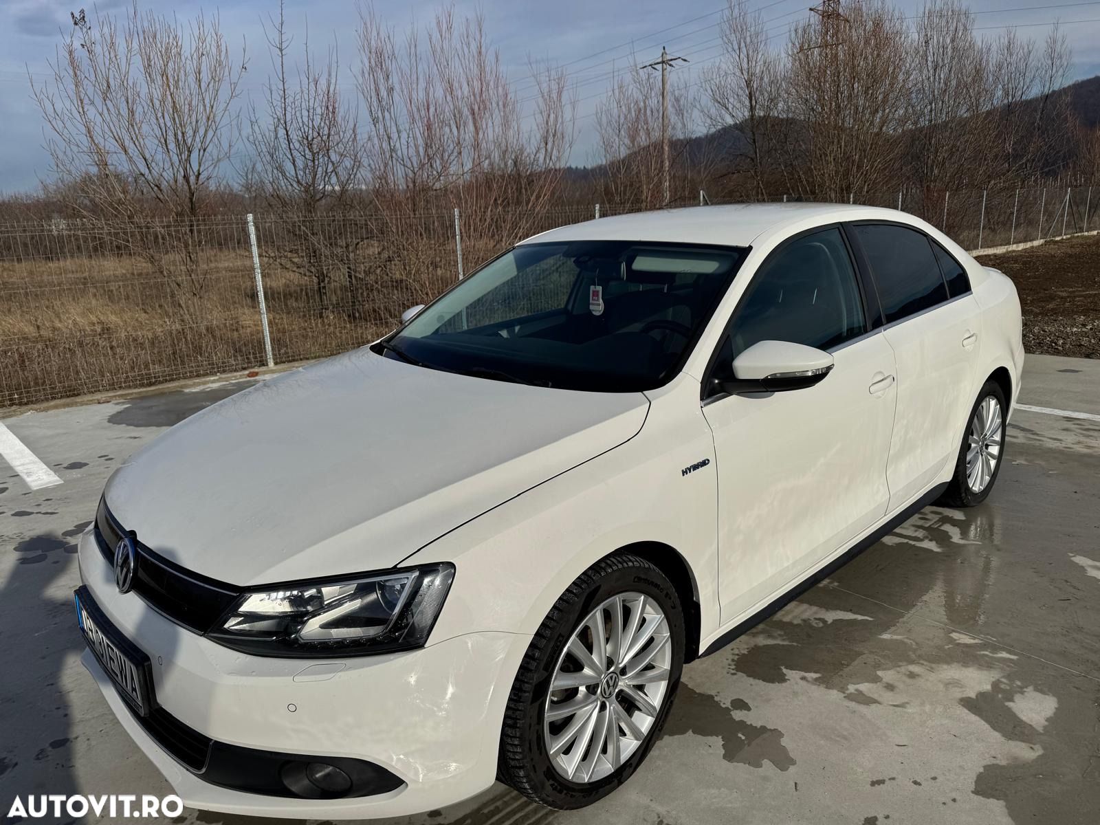 Volkswagen Jetta 1.4 Hybrid DSG Comfortline - 1